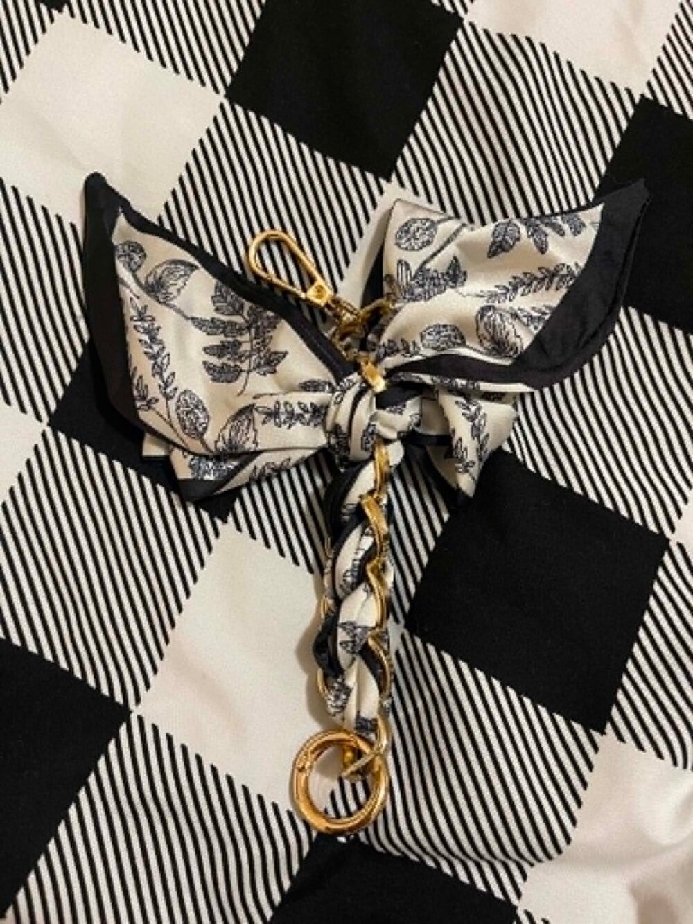Scarf Bow Bag Charm Keychain Black White Botanical Print Gold Hardware - Picture 2 of 2
